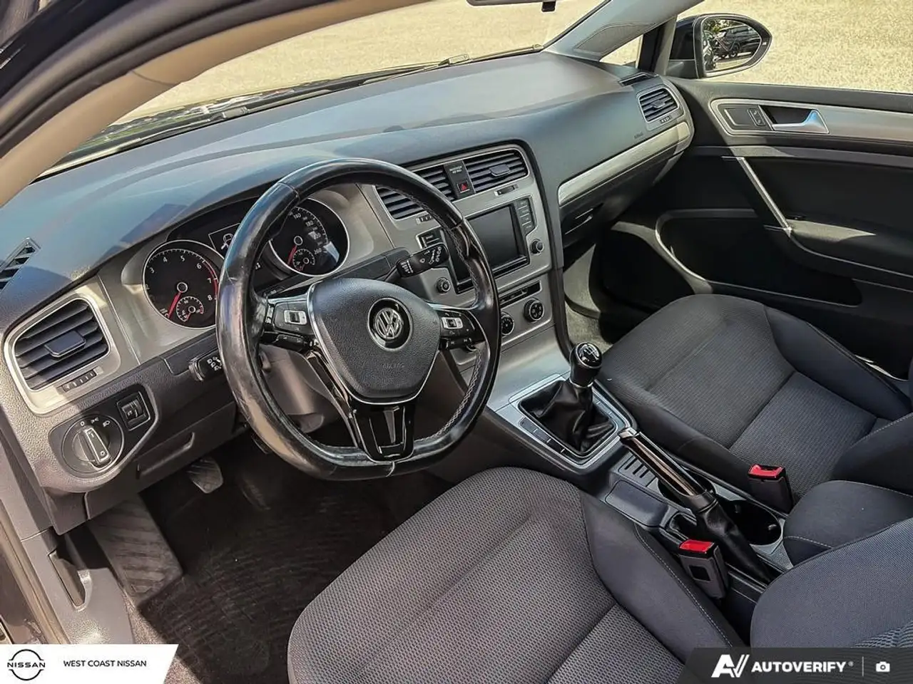 Volkswagen Golf снимка Volkswagen Golf