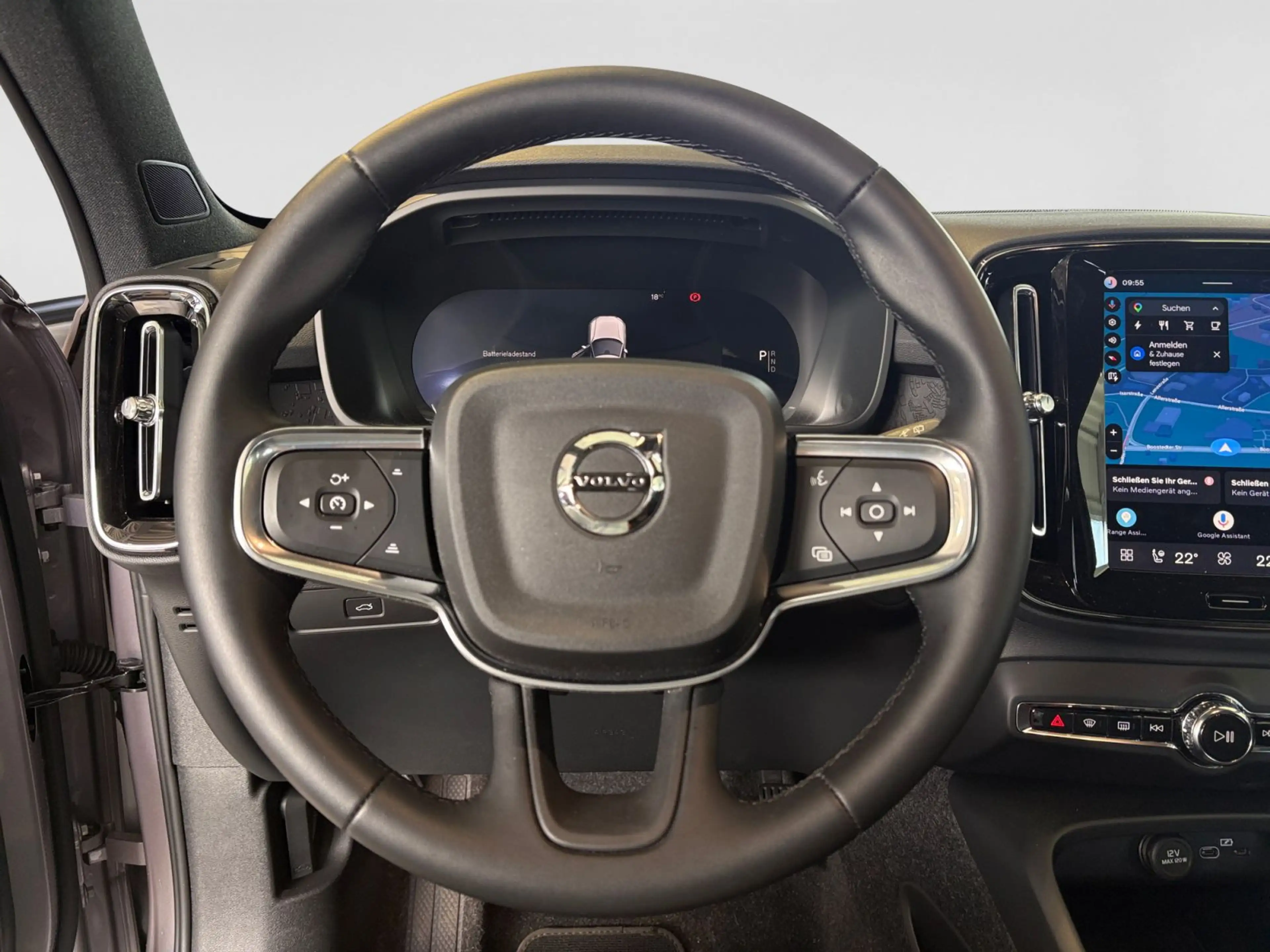 Volvo EX40 EX 40 Twin Motor AWD Plus Dark — photo 13