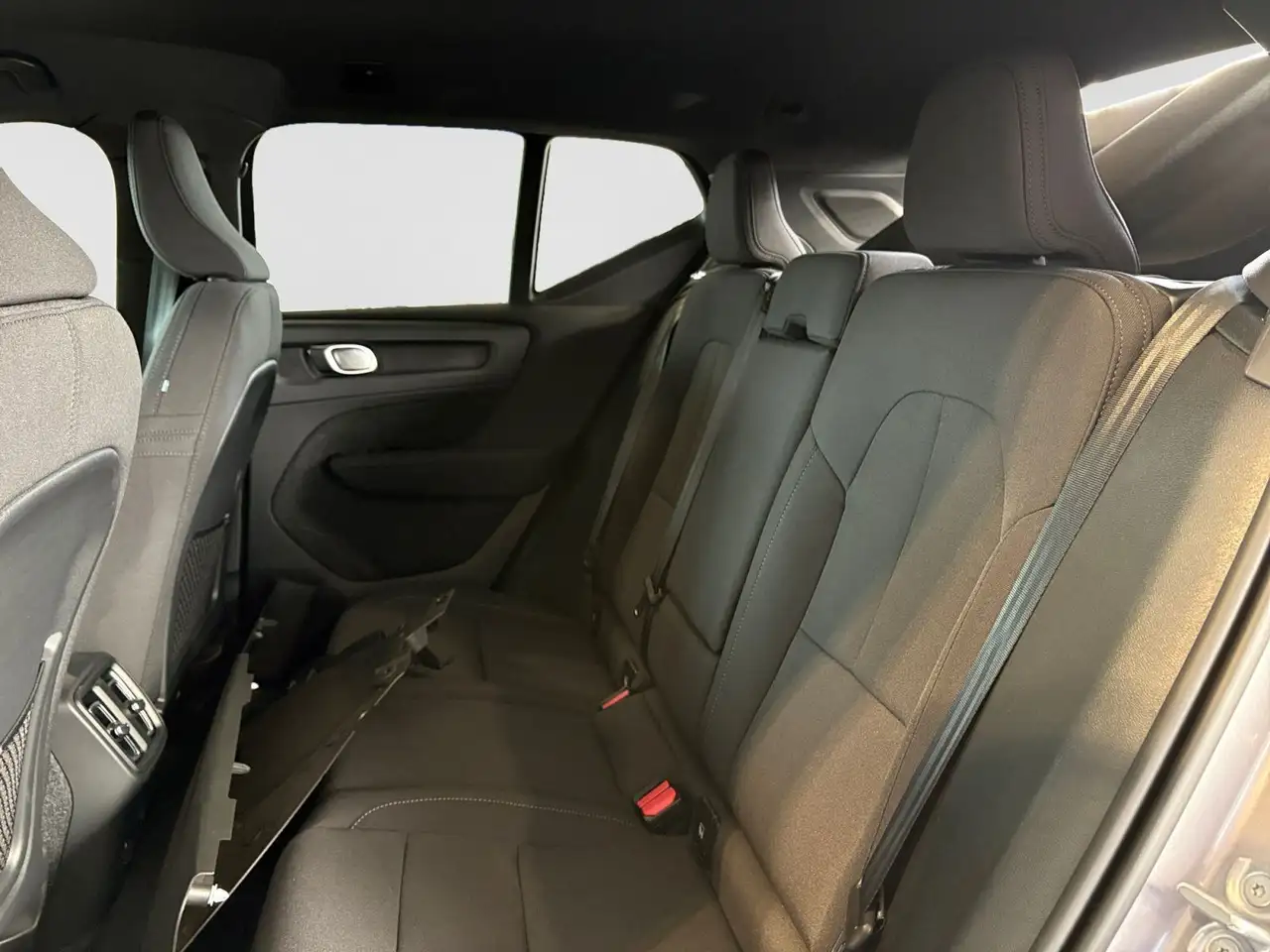 Volvo EX40 EX 40 Twin Motor AWD Plus Dark, миниатюра 22