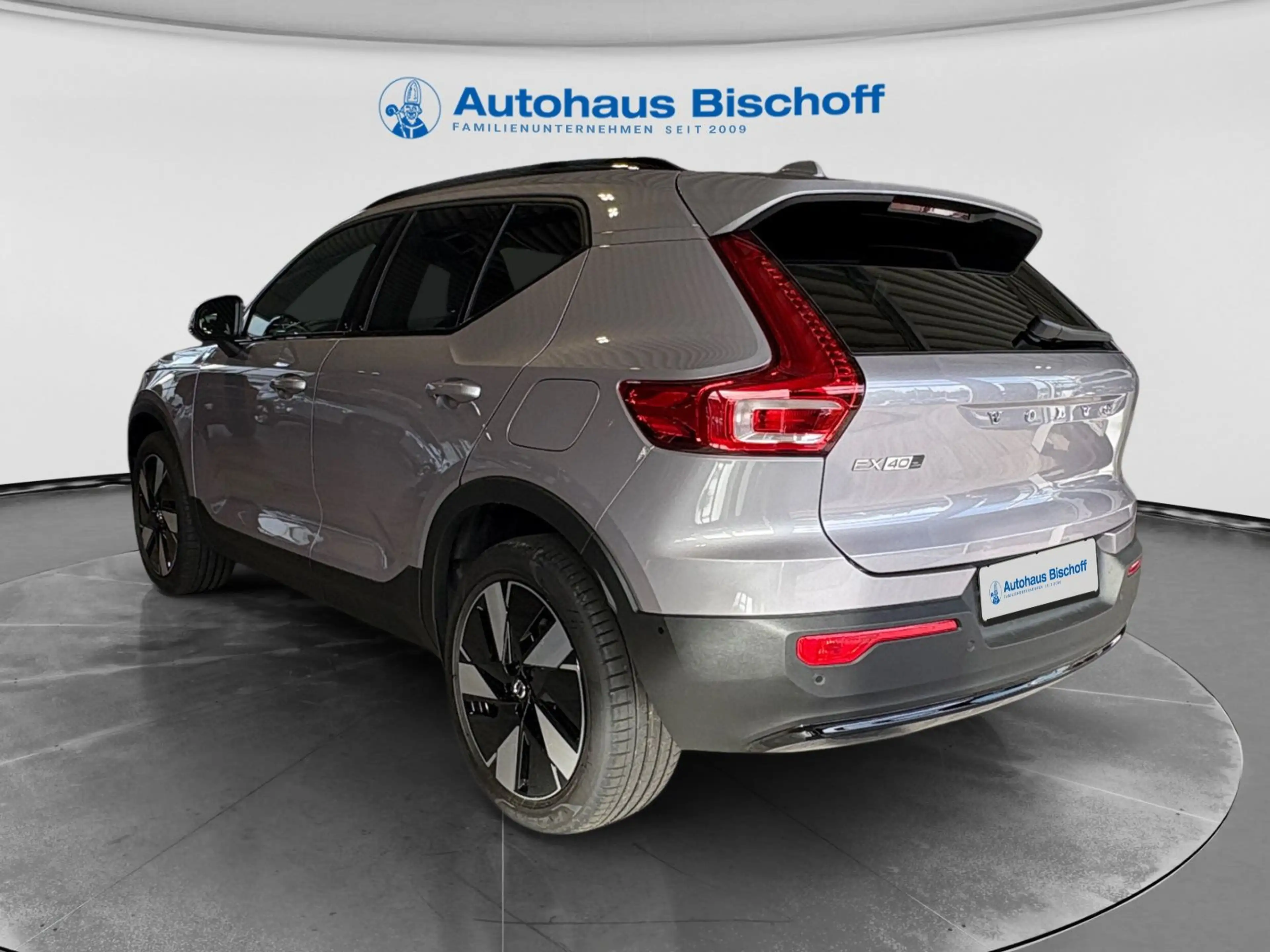 Volvo EX40 EX 40 Twin Motor AWD Plus Dark — photo 7