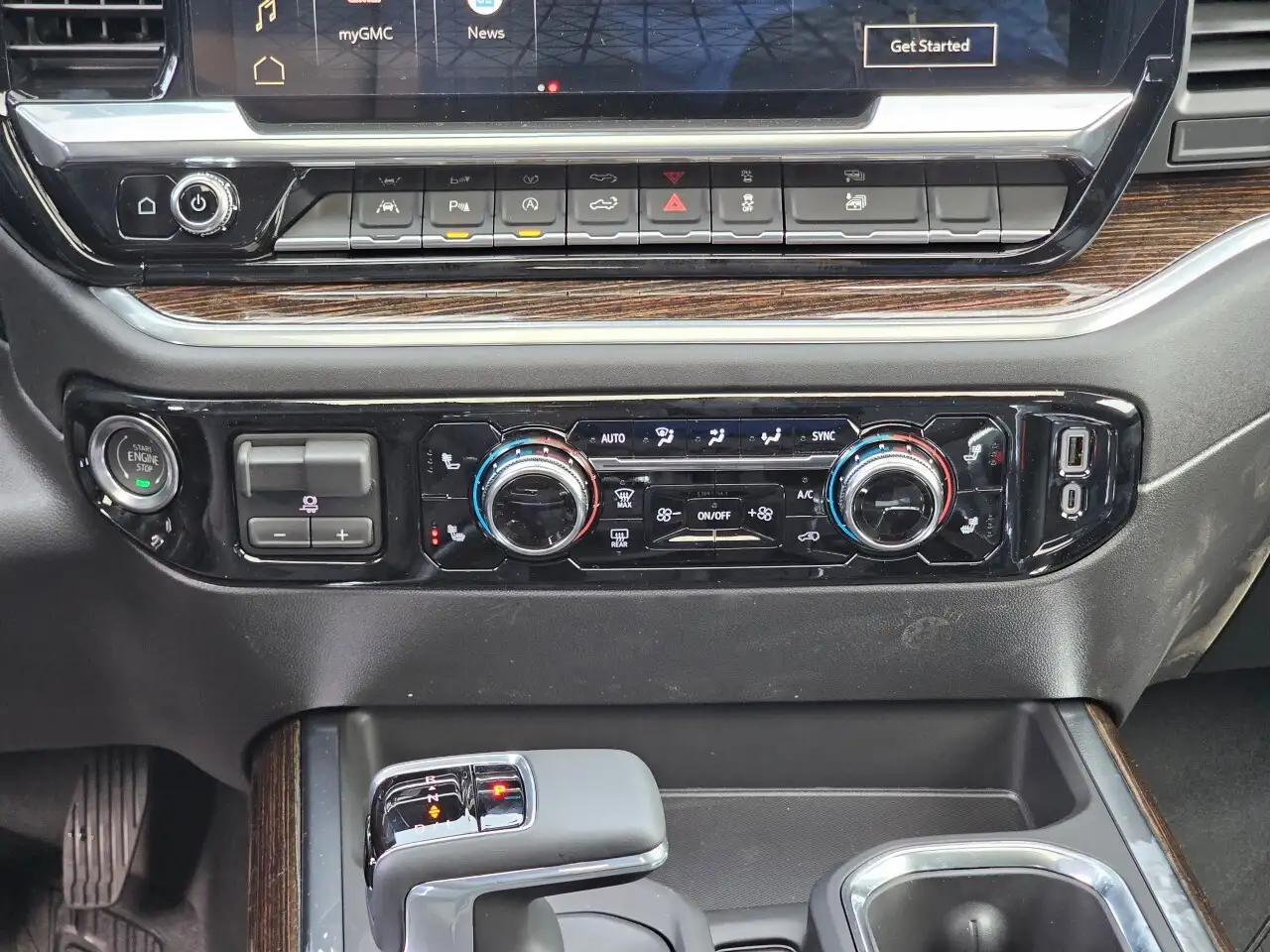 GMC Sierra 1500 снимка GMC Sierra 1500