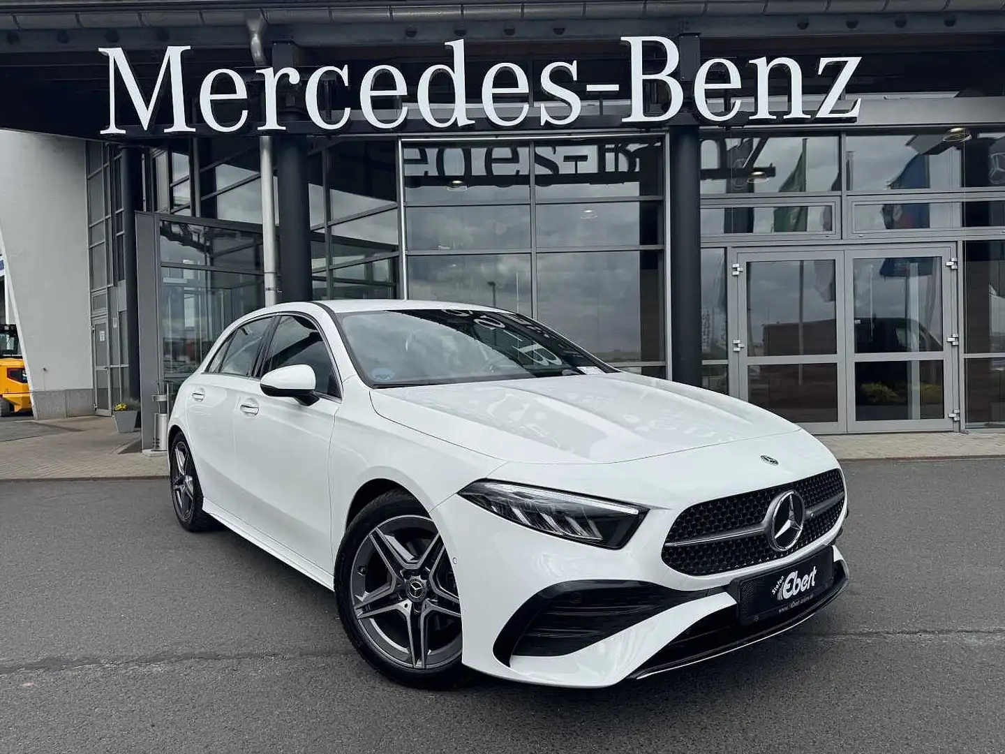 Mercedes-Benz A 200 d AMG+AHK+Ambiente+RFK+MBUX+LED+IHC Weiß - 1