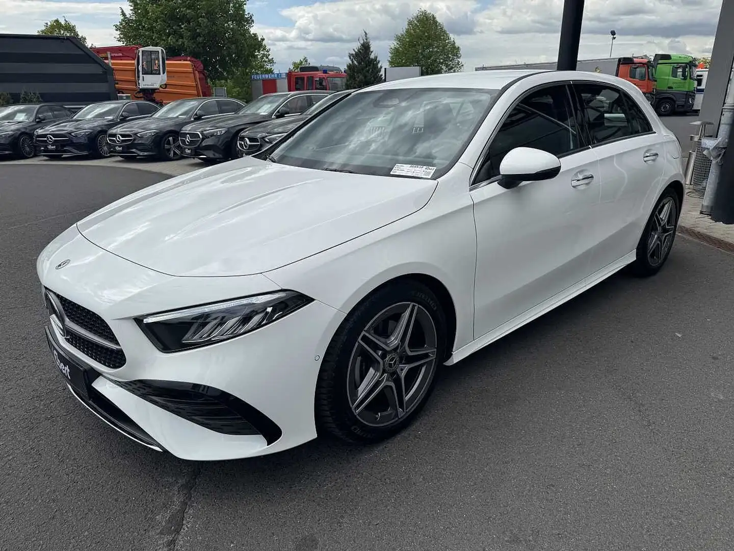 Mercedes-Benz A 200 d AMG+AHK+Ambiente+RFK+MBUX+LED+IHC Weiß - 2