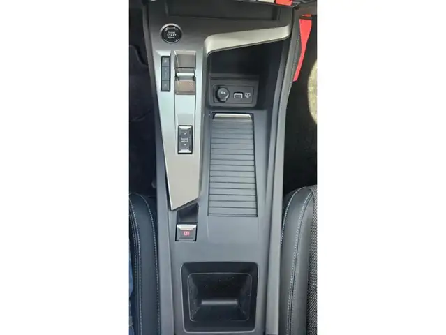 Peugeot 308 view 8