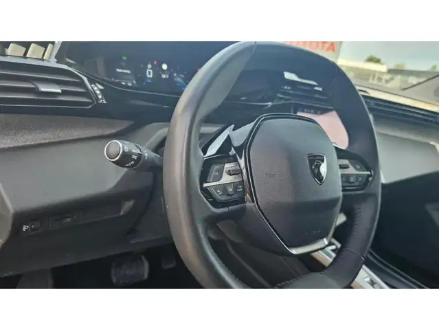 Peugeot 308 view 6