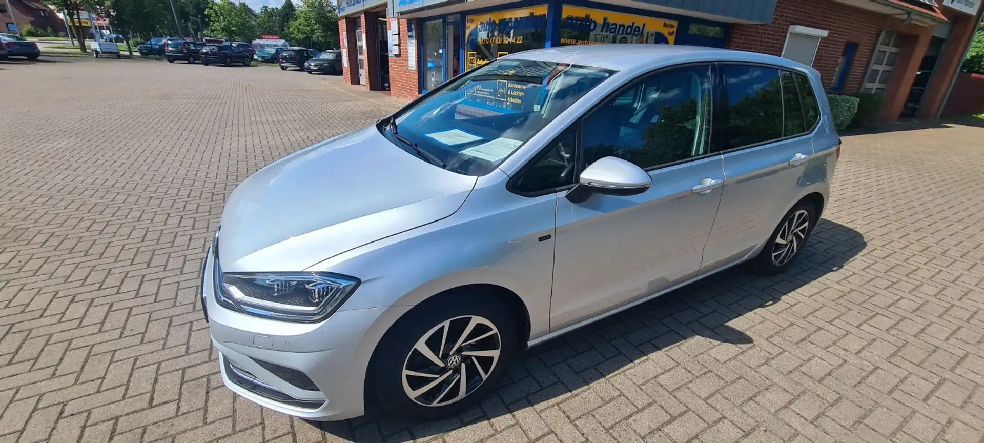 Volkswagen Golf Sportsvan AHK,NAVI,SHZ, inkl. Winterräder Argintiu - 1