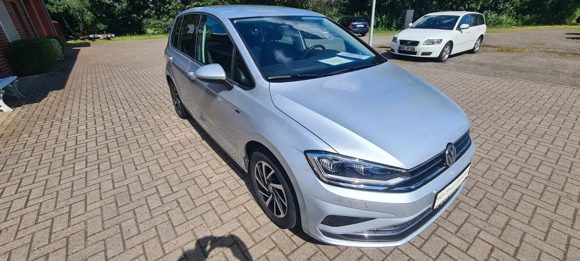 Volkswagen Golf Sportsvan AHK,NAVI,SHZ, inkl. Winterräder Argintiu - 2