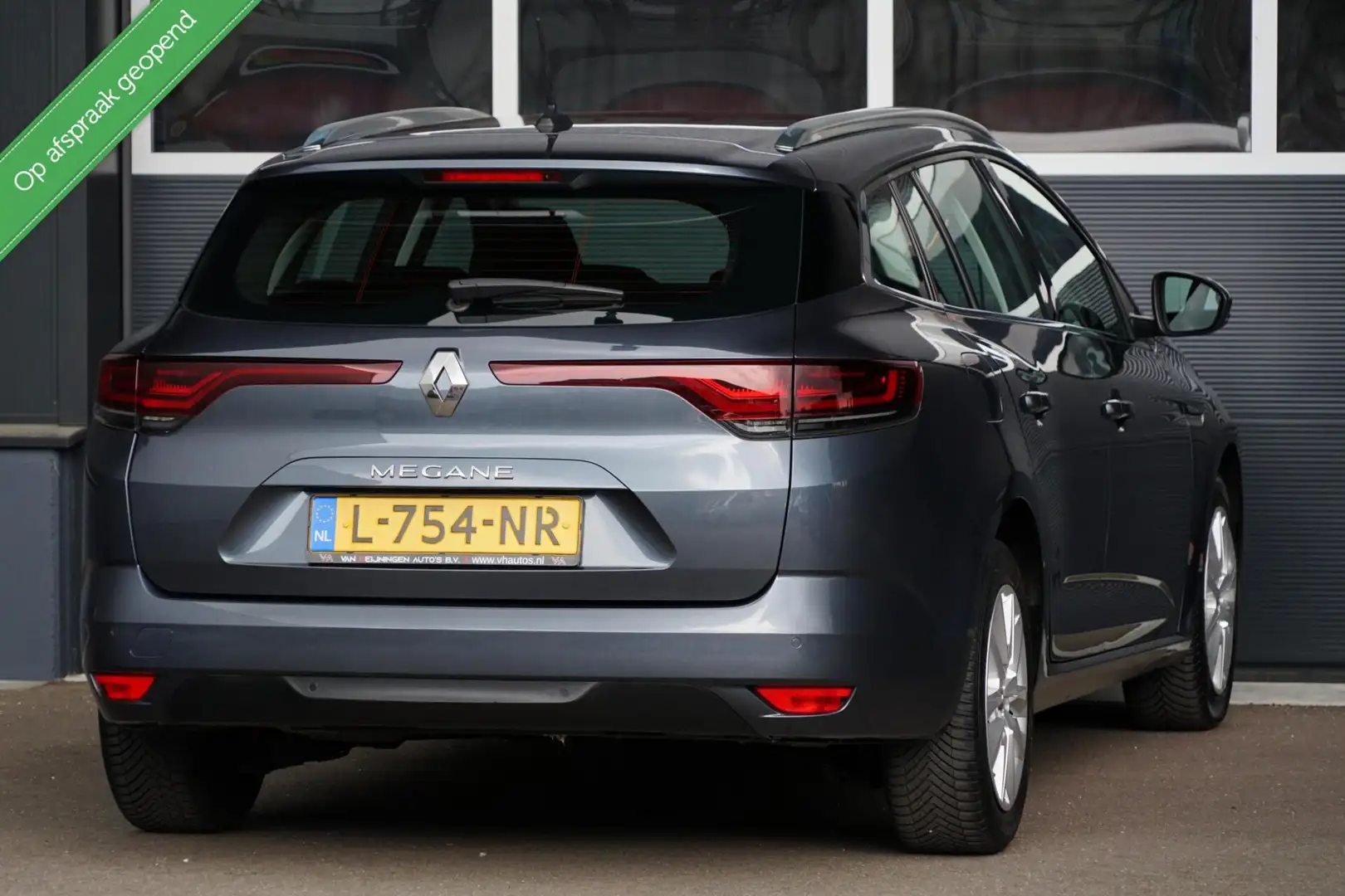 Renault Megane Estate 1.3 TCe Business Zen, NL, aut. CarPlay Grau - 2