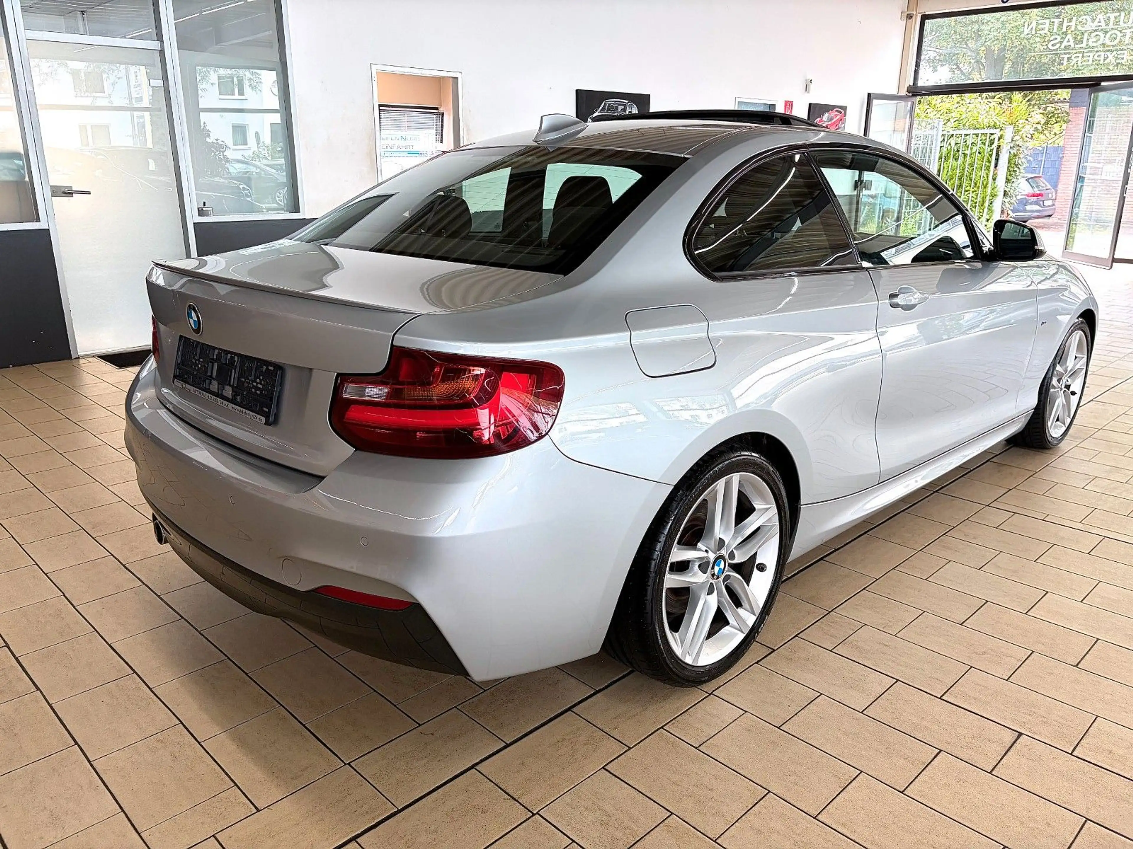 BMW 220 d COUPE M SPORT *AUTOM+NAVI+EGSD+KLIMAAUT+18* — photo 7