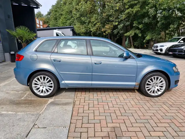 Audi A3 view 4