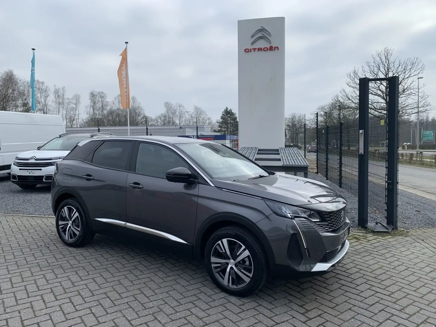 Peugeot 3008 1.2 Mild hybrid 136 pk Automaat Allure Pack 2stuks Grijs - 1