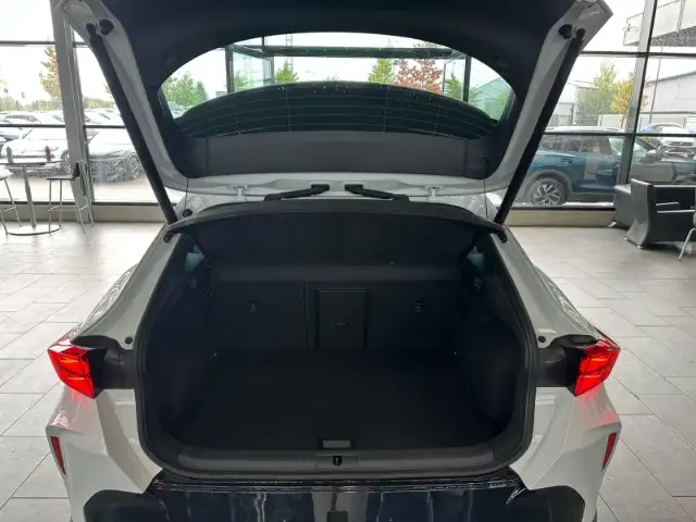 Cupra Formentor view 8