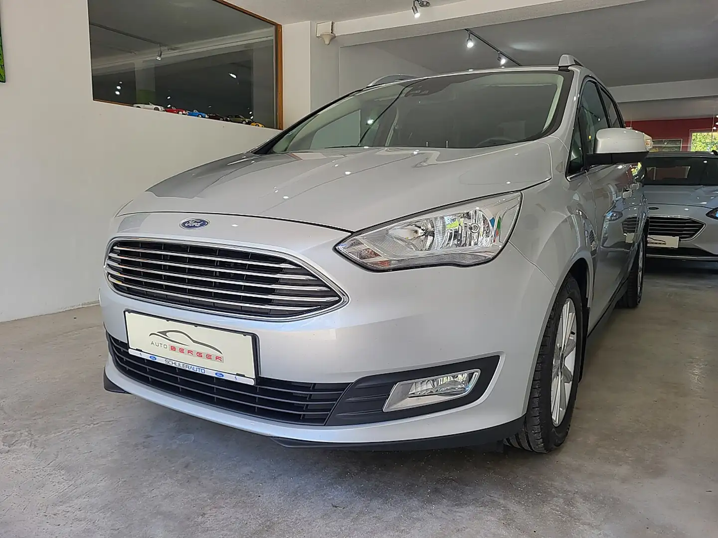 Ford Grand C-Max Grand C-MAX Titanium 1,5 TDCi S/S Silber - 1
