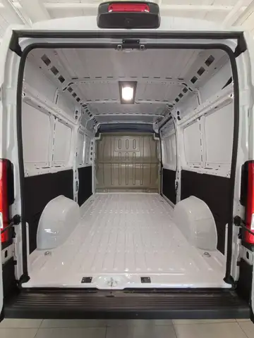 Peugeot Boxer view 12
