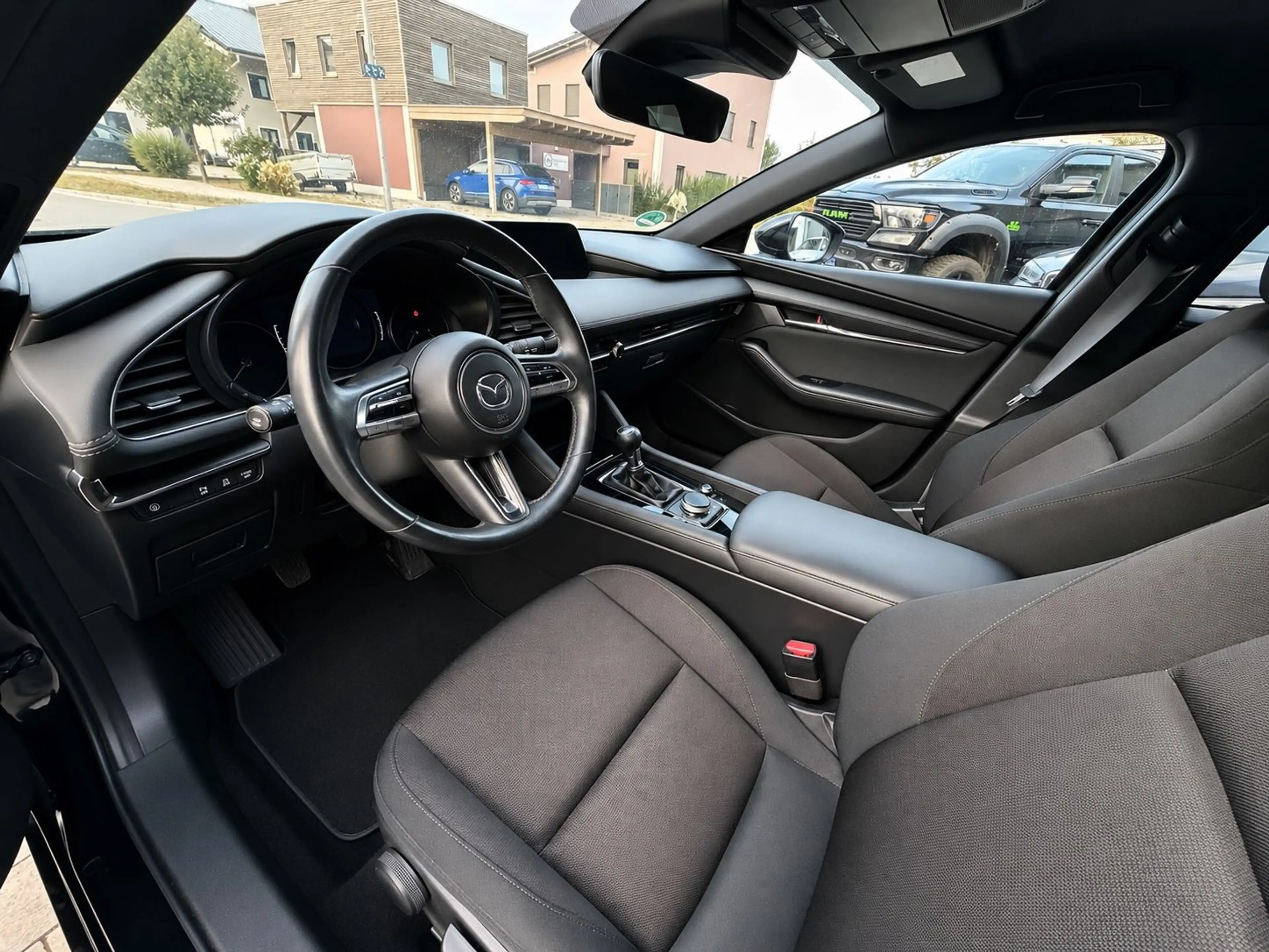 Mazda 3 2.0 SKYACTIV-X Selection HUD LED NAVI KAM ALU — photo 9