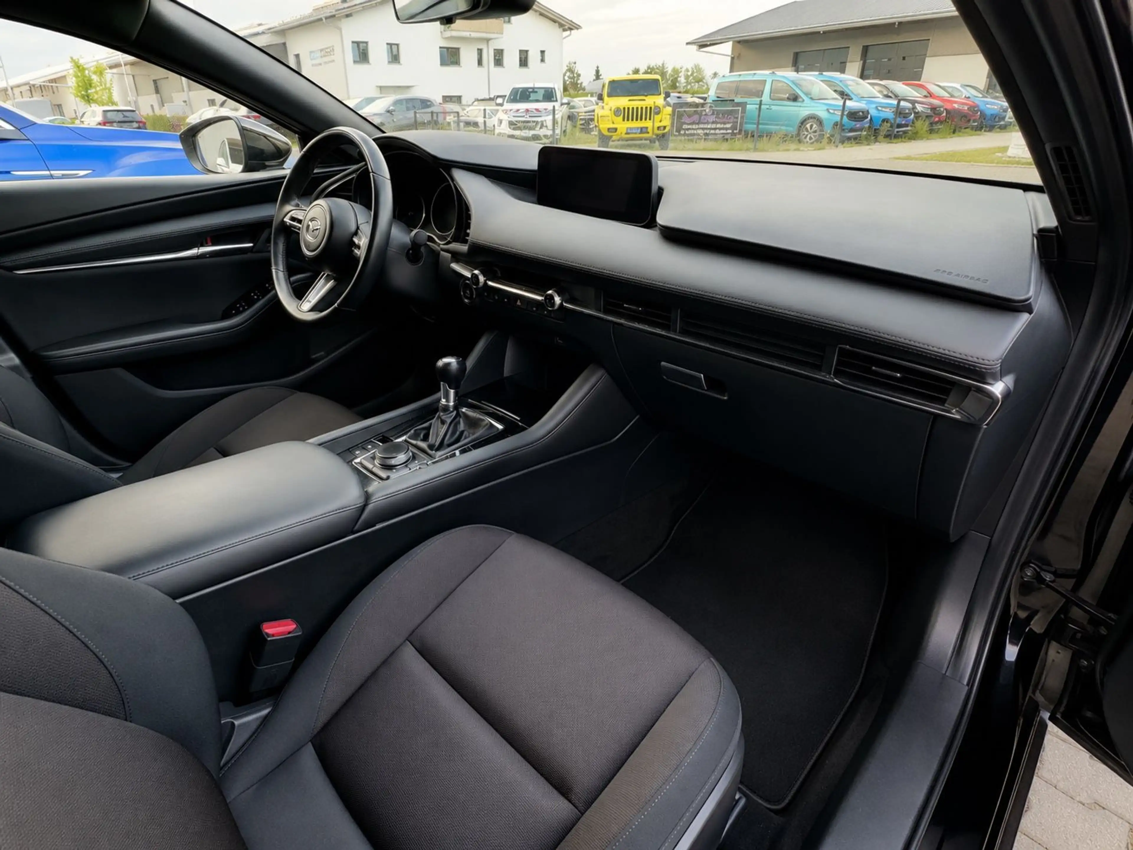 Mazda 3 2.0 SKYACTIV-X Selection HUD LED NAVI KAM ALU — photo 11