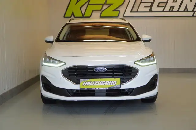 Ford Focus view 9