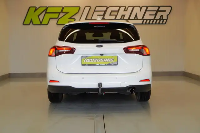 Ford Focus view 5