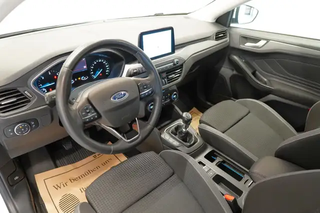 Ford Focus view 14