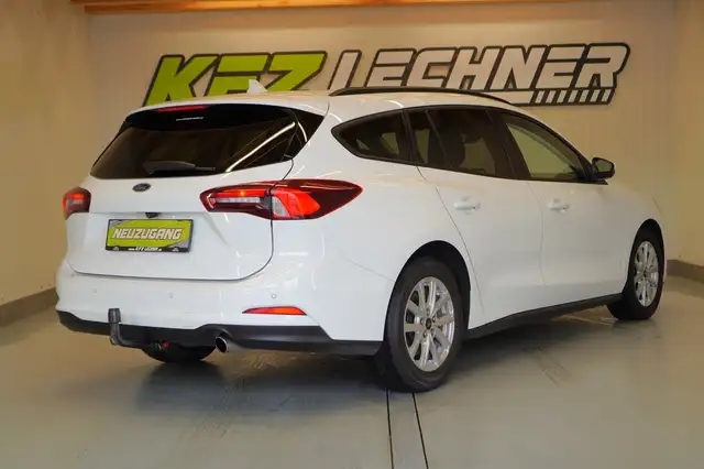 Ford Focus view 4