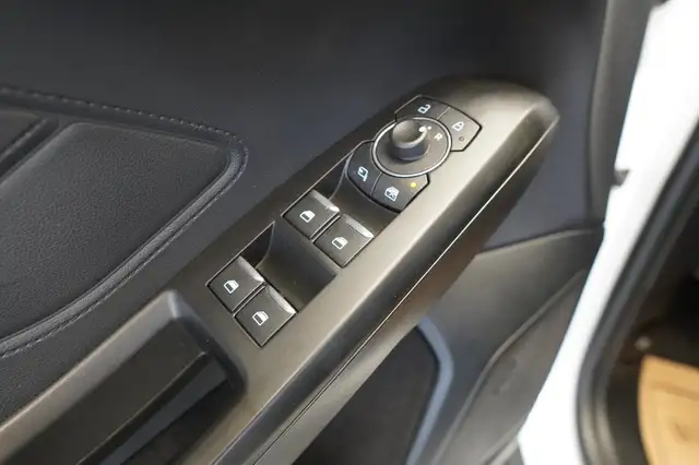 Ford Focus view 15