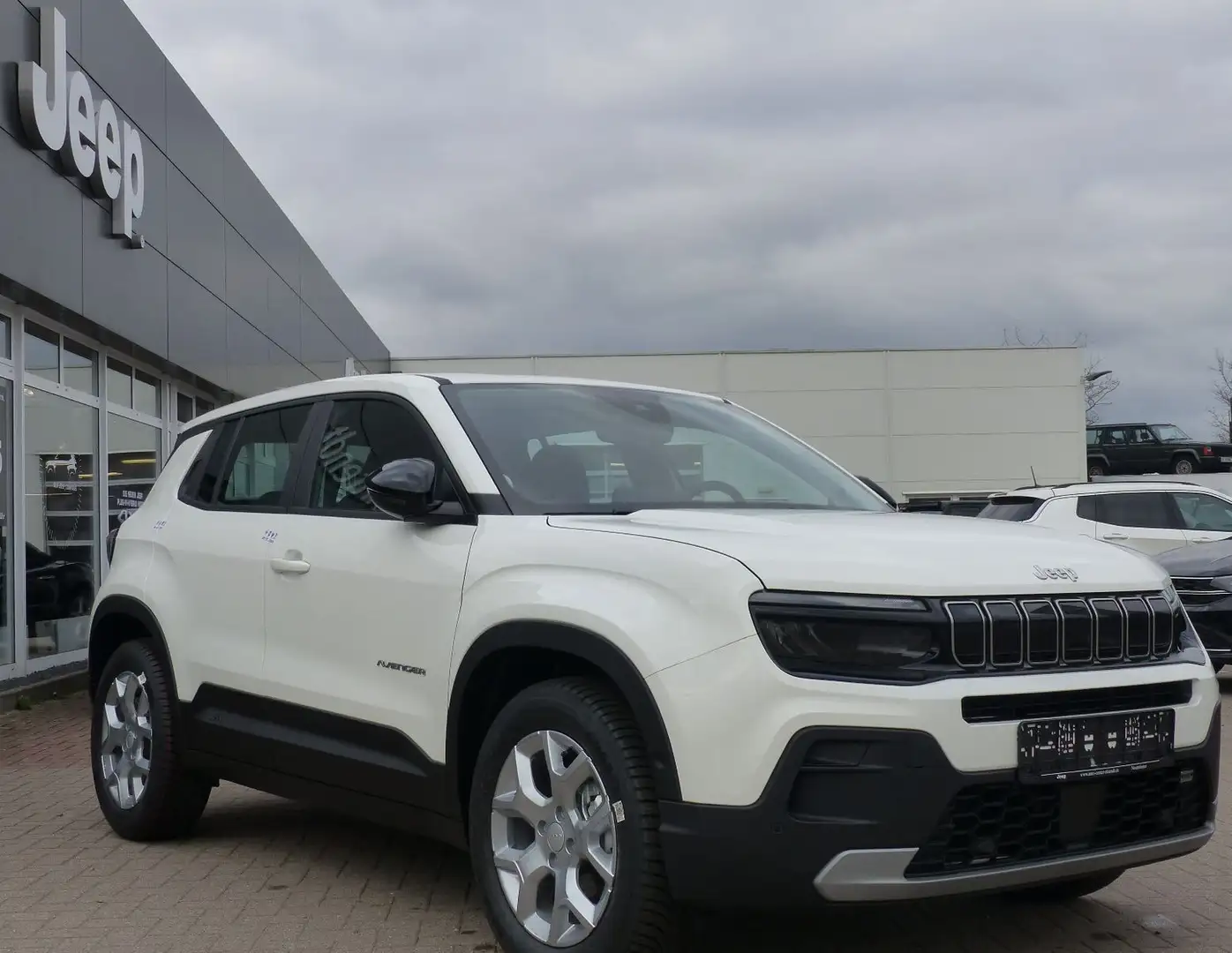 Jeep Avenger 1.2 GSE T3 GDI Altitude Weiß - 2