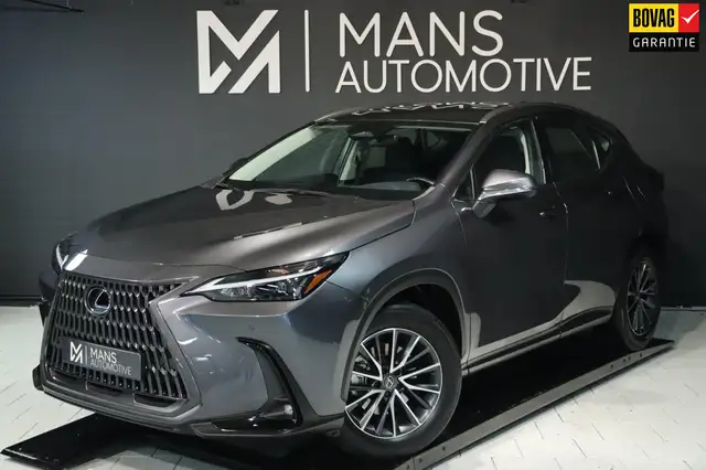 Lexus NX 350h KEYLESS / ACC / CAMERA / CARPLAY / ALCANTARA