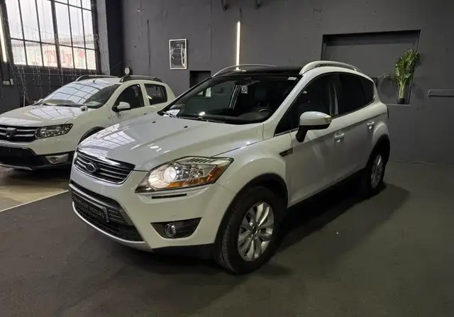Ford Kuga view 3
