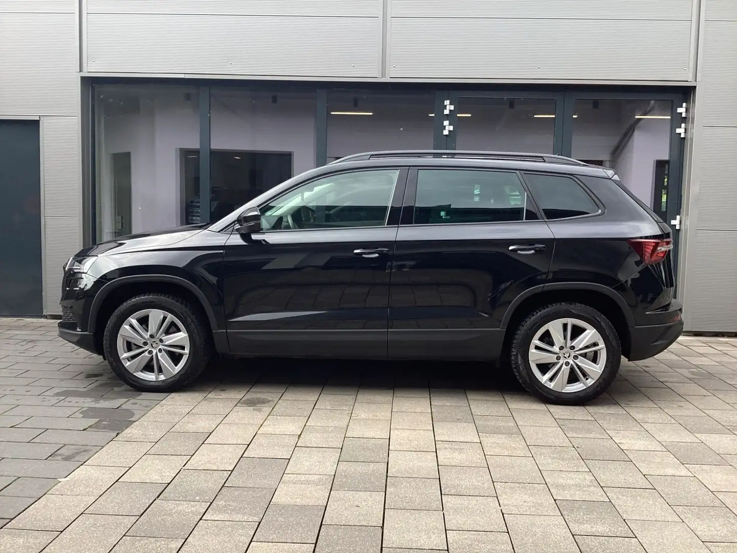 Skoda Karoq 1,5 TSI DSG Selection LED+Navi+ACC+AHK+Kam Negro - 1