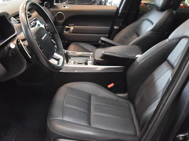 Land Rover Range Rover Sport view 4