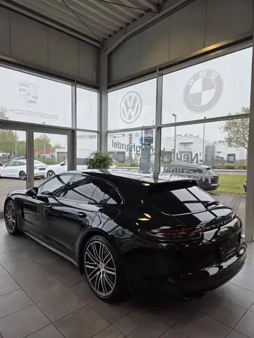 Porsche Panamera view 7