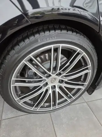 Porsche Panamera view 11