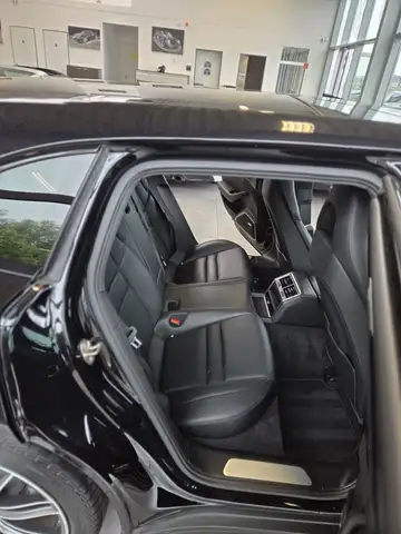 Porsche Panamera view 14