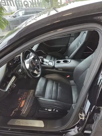 Porsche Panamera view 13