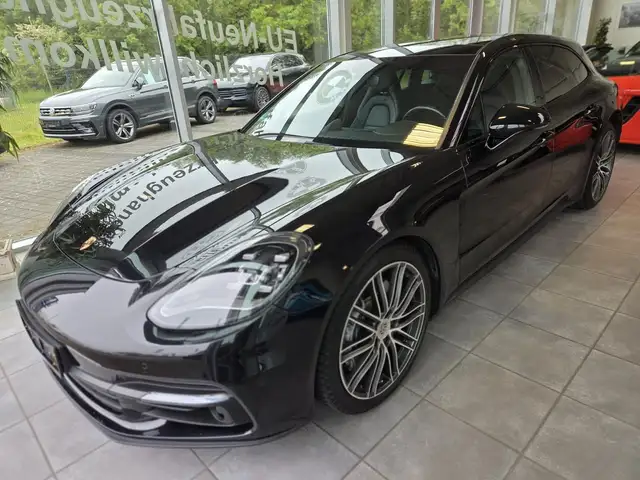 Porsche Panamera view 6