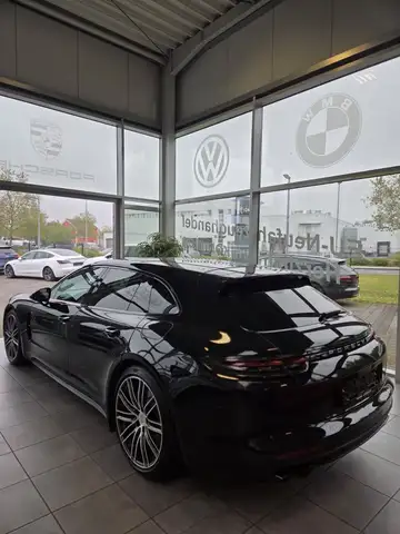 Porsche Panamera view 10