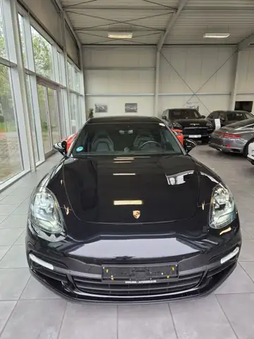 Porsche Panamera view 9