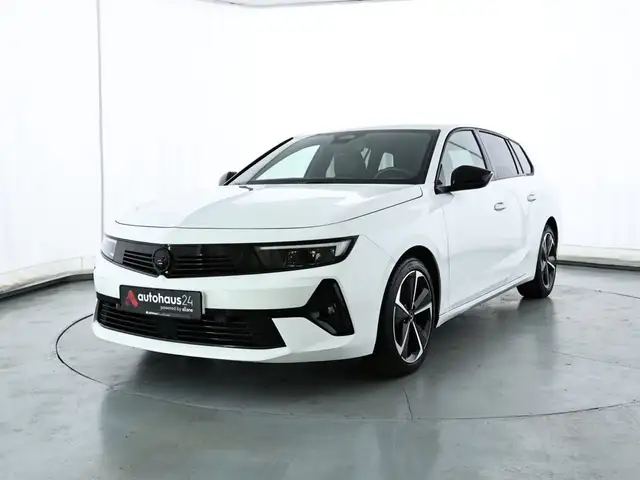 Opel Astra view 3