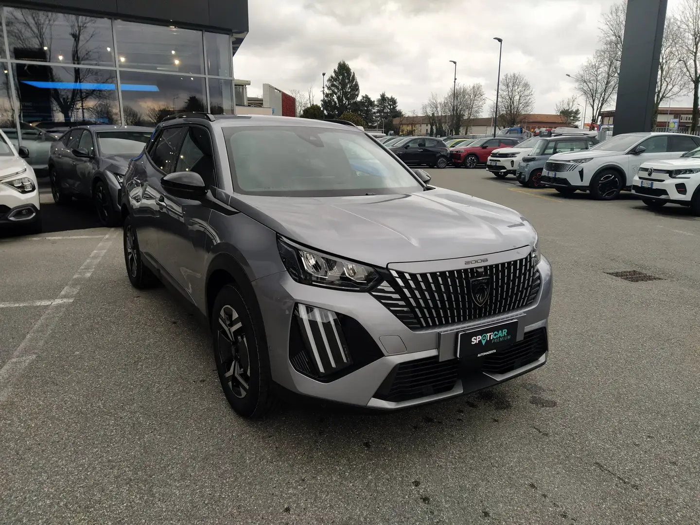 Peugeot 2008 1.2 PureTech 130cv EAT8 ALLURE KM ZERO Argento - 1