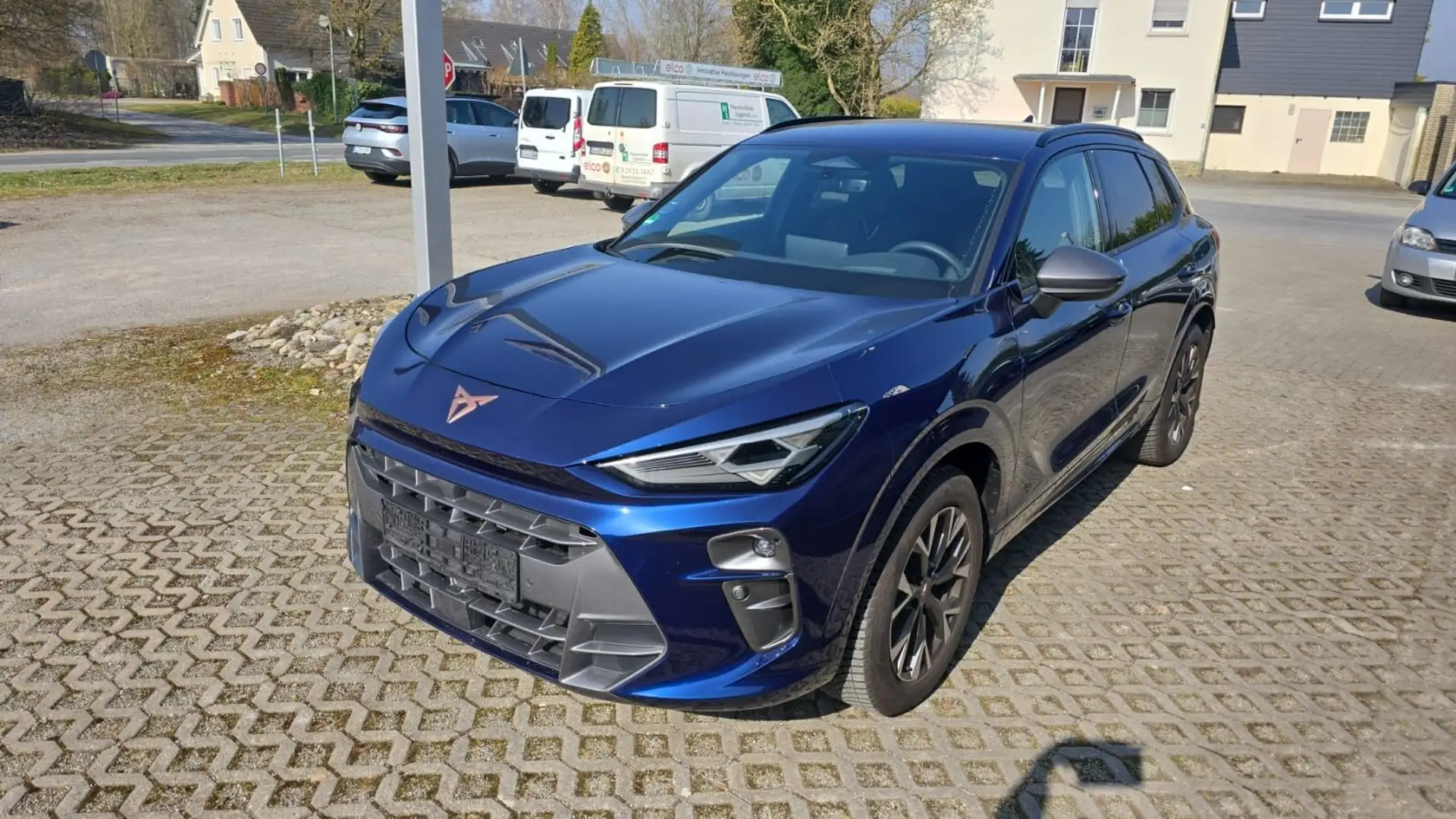 CUPRA Terramar 1.5 eTSI DSG HUD NAV AHK ACC Lane Side Blau - 1