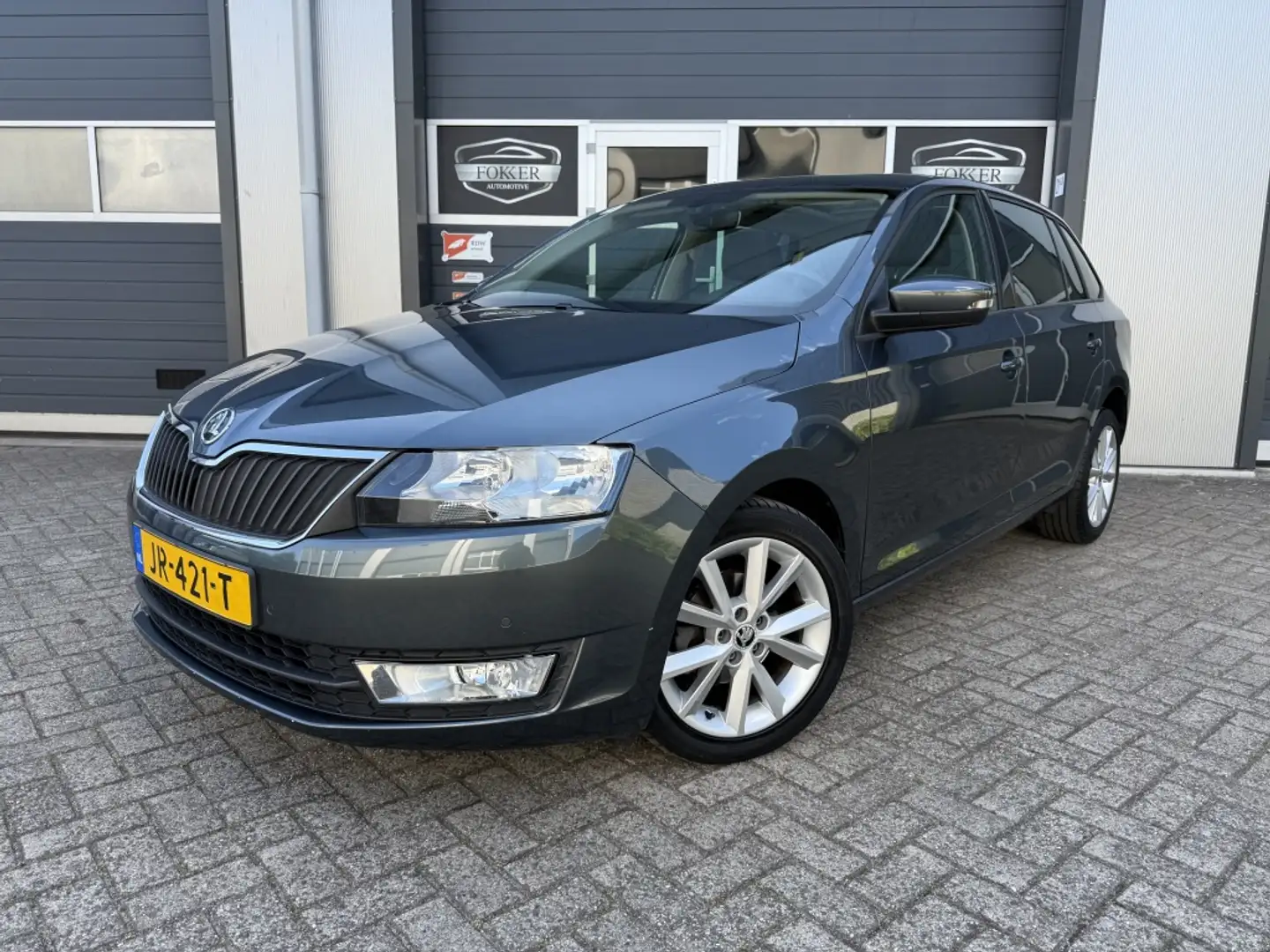 Skoda Rapid/Spaceback 1.2 TSI Grt JOY Automaat NAP Pano Trekhaak Cruise Gris - 1