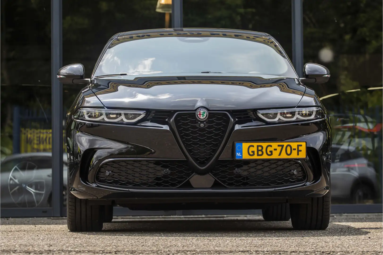 Alfa Romeo Tonale 1.5T Hybrid Veloce 160pk Zwart - 2