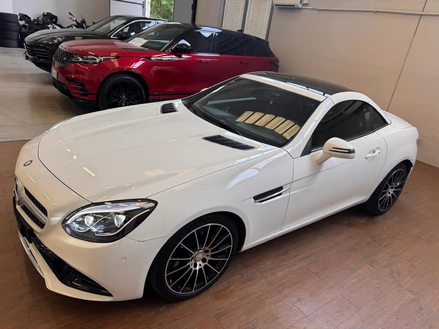 Mercedes-Benz SLC 200 184cv turbo Premium AMG Line FULL FULL OPTIONAL Weiß - 2