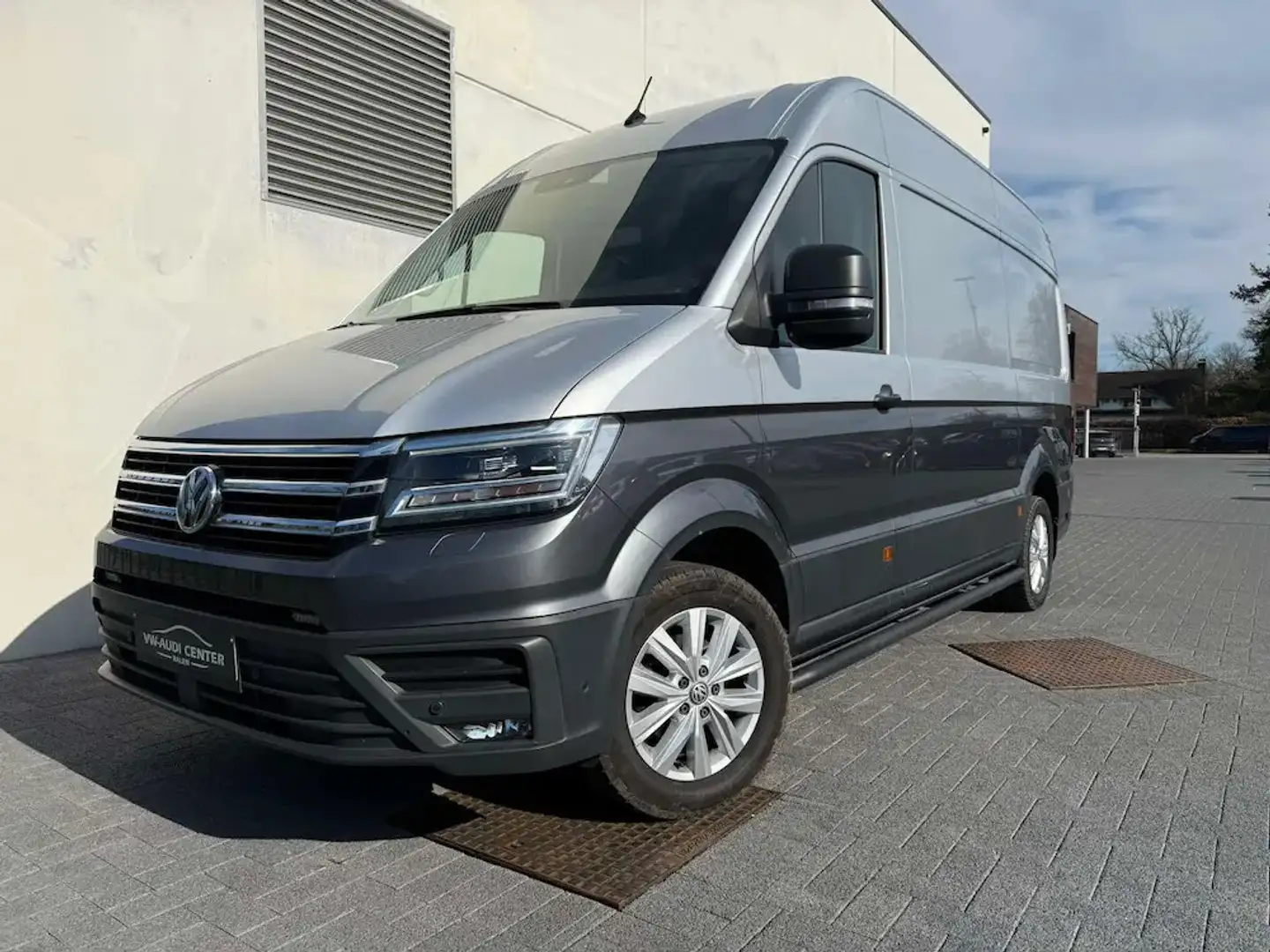 Volkswagen Crafter 35 BESTELWAGEN TRENDLINE L3H2 2.0TDI 177PK TREKHAA Grijs - 1