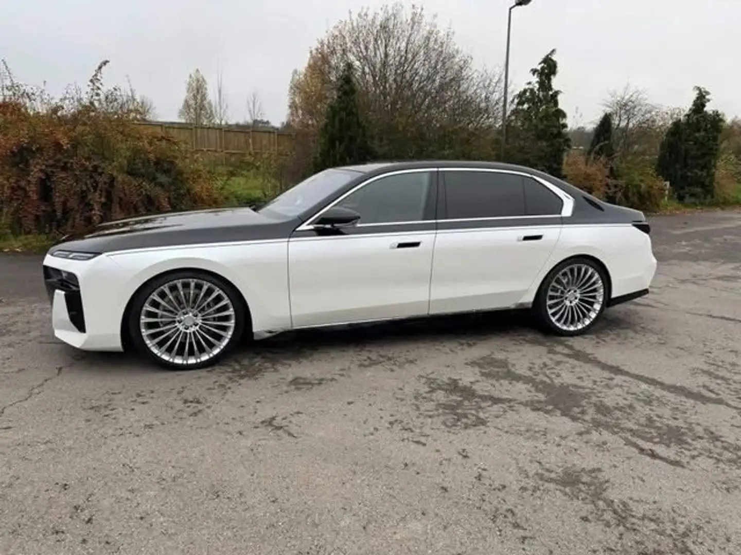 BMW 740 740 d xDrive M Sport Schwarz - 2