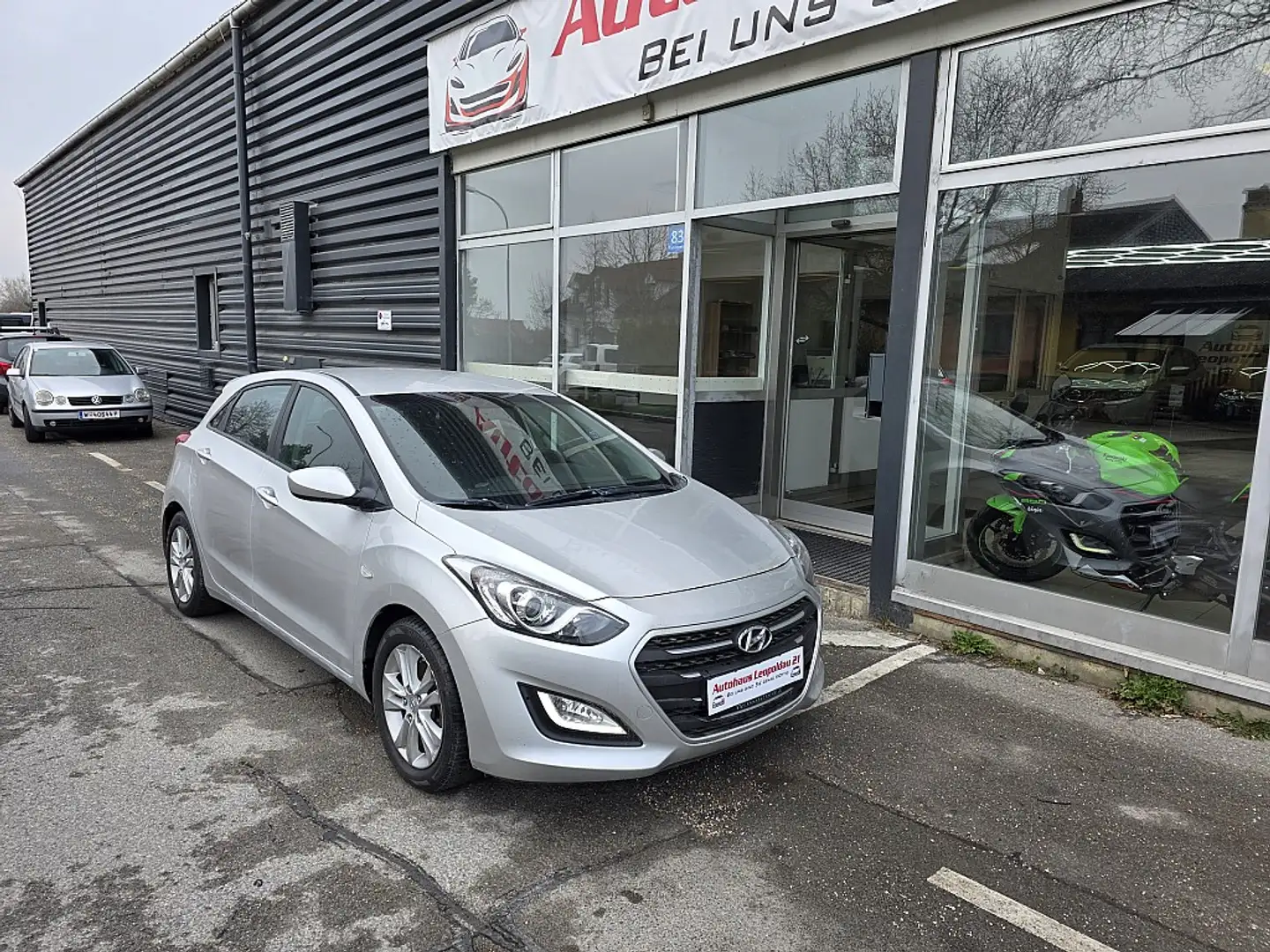 Hyundai i30 Comfort Start/Stopp Silber - 1