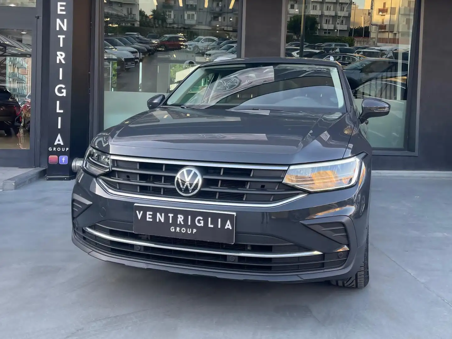 Volkswagen Tiguan Tiguan 2.0 tdi Life 150cv dsg - 1