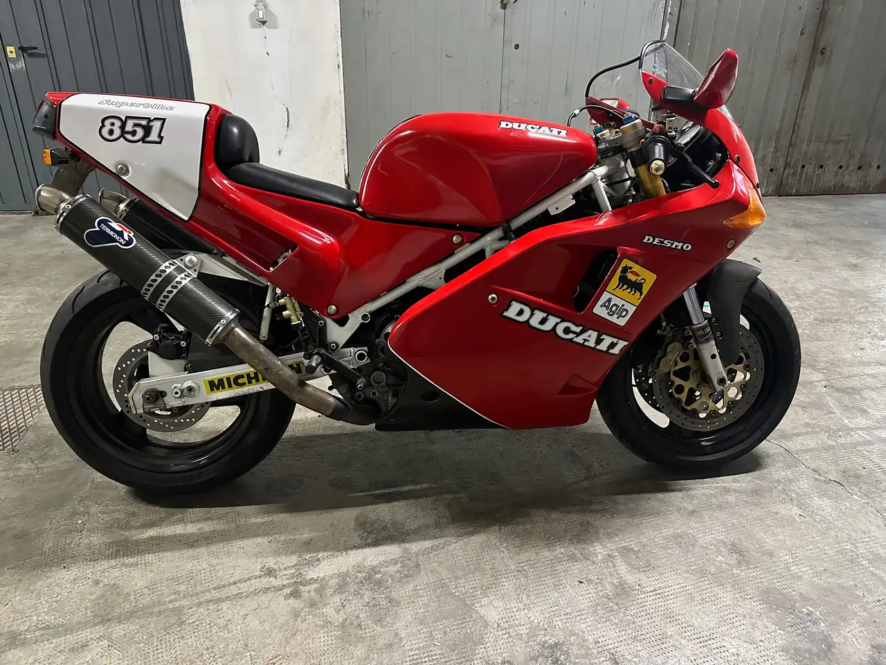 Ducati 851
