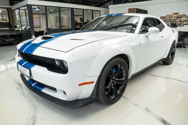 Imagine Dodge Challenger 5,7 HEMI V8 Widebody Leder Top