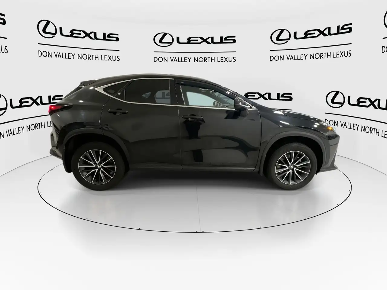 Lexus NX снимка Lexus NX